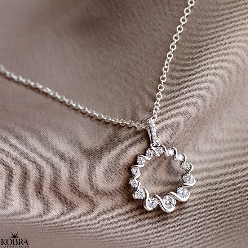 "Valerie" slv halskde med rundt vedhng