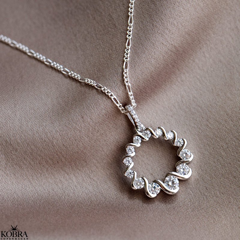 "Valerie" slv halskde med rundt vedhng