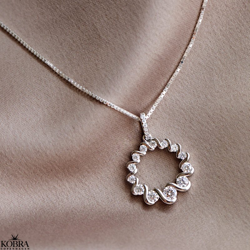 "Valerie" slv halskde med rundt vedhng