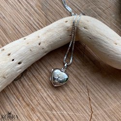 "Berthe" slv hjertemedaljon med Livets Tr