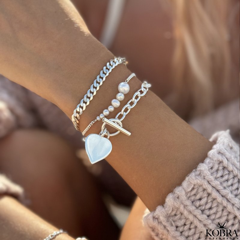"So Loved" chunky slv armbnd med hjerte inklusiv din gravering!