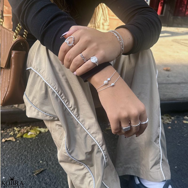 "Janelle" enkel ring med blade i slv