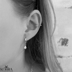 "Teardrop" sm hoops i slv med hvid sten
