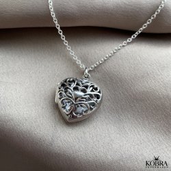 "Celda" Medaljon i slv med hjerte og personlig gravering