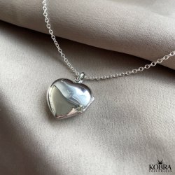 "Celda" Medaljon i slv med hjerte og personlig gravering