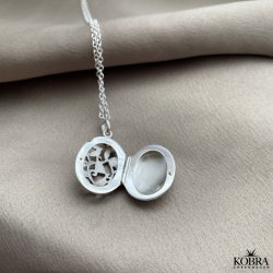 "Emily" oval slv medaljon i filigran med personlig gravering