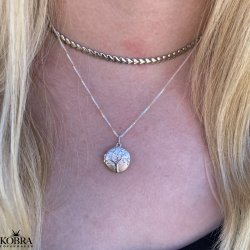 "Lia" slv medaljon med livets tr