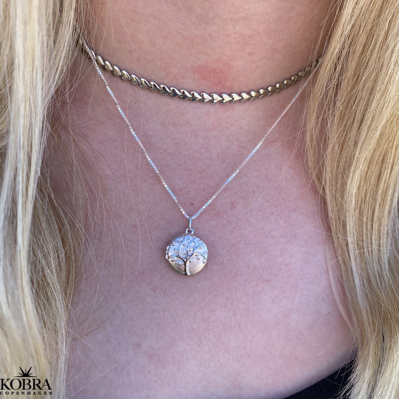 "Lia" slv medaljon med livets tr