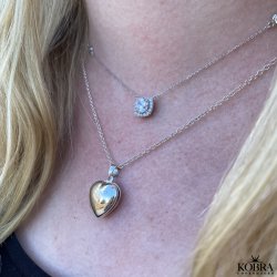 "Anamaria" hjertemedaljon i slv med hvid zirkonia