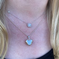 "Anamaria" hjertemedaljon i slv med hvid zirkonia