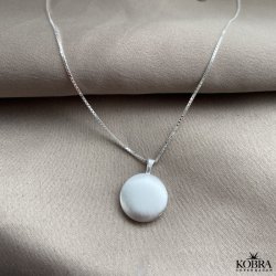 "Karla" lille rund medaljon i slv med plads til 2 billeder inklusiv gravering