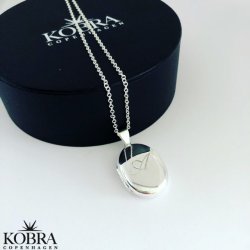 "Lea" slv medaljon med plads til 2 billeder inklusiv gravering