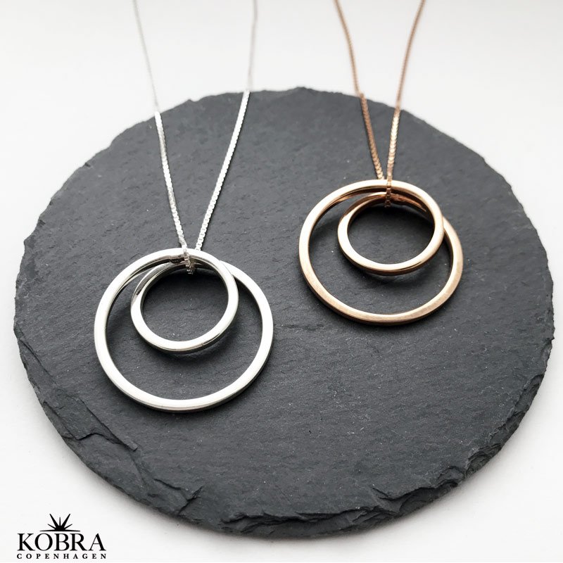 "Shell" enkelt guld halskde med vedhng i runde former