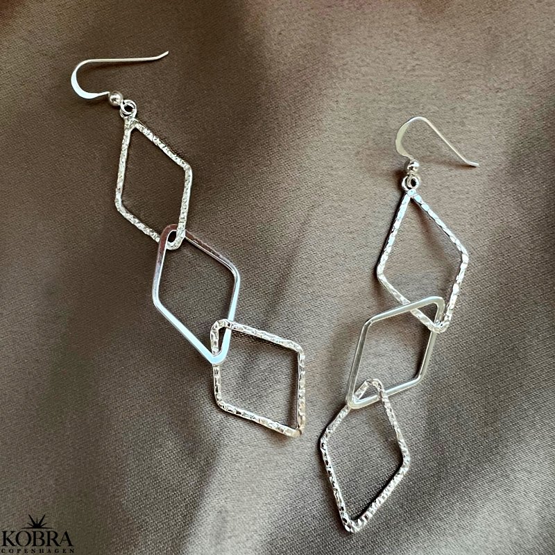 "Vance" store slv reringe i hammerslet design