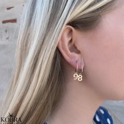 "Lucky number" guld hoops med dine lykketal eller bogstaver