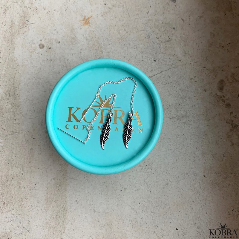 "Merle" Sølv øreringe med fjer