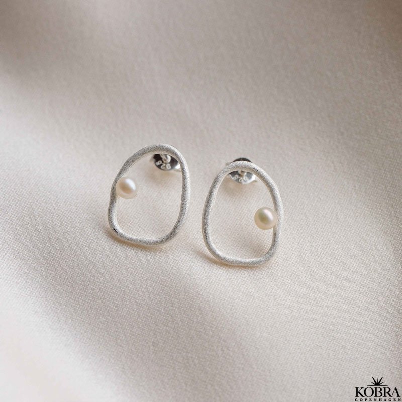 "Selma" ovale slv reringe med ferskvandsperler