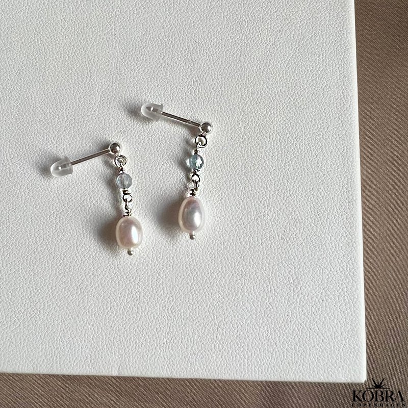 "Ellish" sm slv restikker med bl aquamarin samt hvid ferskvandsperle