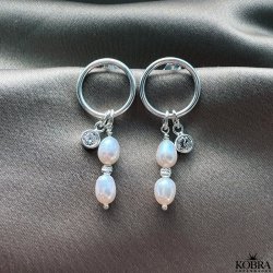 "Cheryl" runde slv reringe med ferskvandsperler samt zirkonia sten