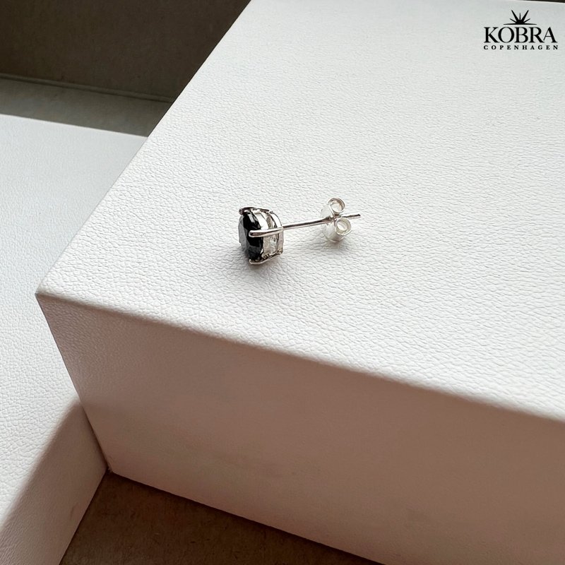 "Trent" restik med sort zirkonia sten