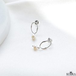 "Alisa" oval silver earrings with freshwater pearls