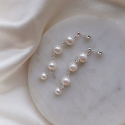 "Astrid" sterling silver earrings with freshwater pearls