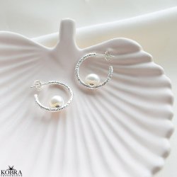 "Alberte" slv hoops reringe med ferskvandsperler og antik overflade