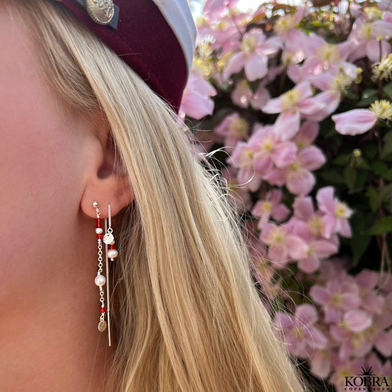 "Elina" slv reringe til Studenten med rde og hvide perler