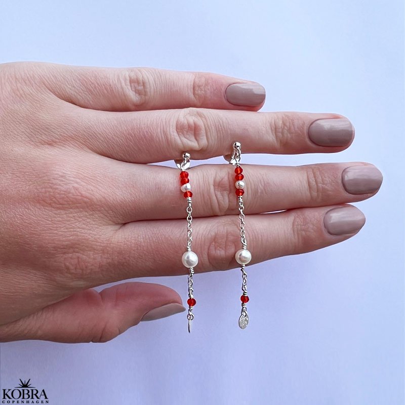 "Elina" slv reringe til Studenten med rde og hvide perler