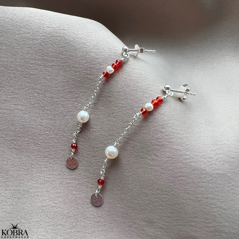 "Elina" slv reringe til Studenten med rde og hvide perler