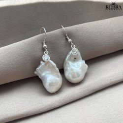 "Maggie" freshwater pearl earrings with white stones in silver
