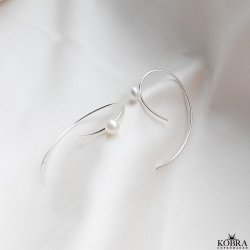 "Celine" silver earrings with genuine freshwater pearls