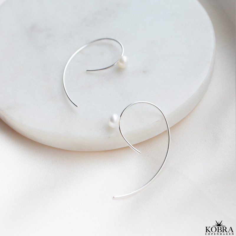 "Celine" silver earrings with genuine freshwater pearls
