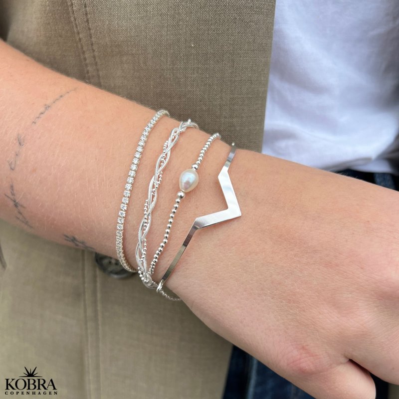 Silver armband i triangulr konstruktion, modell Lennox