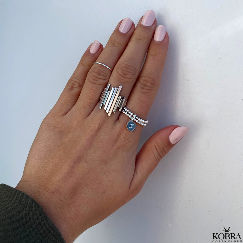 "Charming" slv ring med lille amulet med din gravering