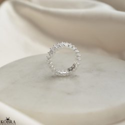 "Krystal" Eternity slv ring med baguette sten