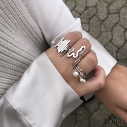 "Nikoline" enkel slv ring med facetter