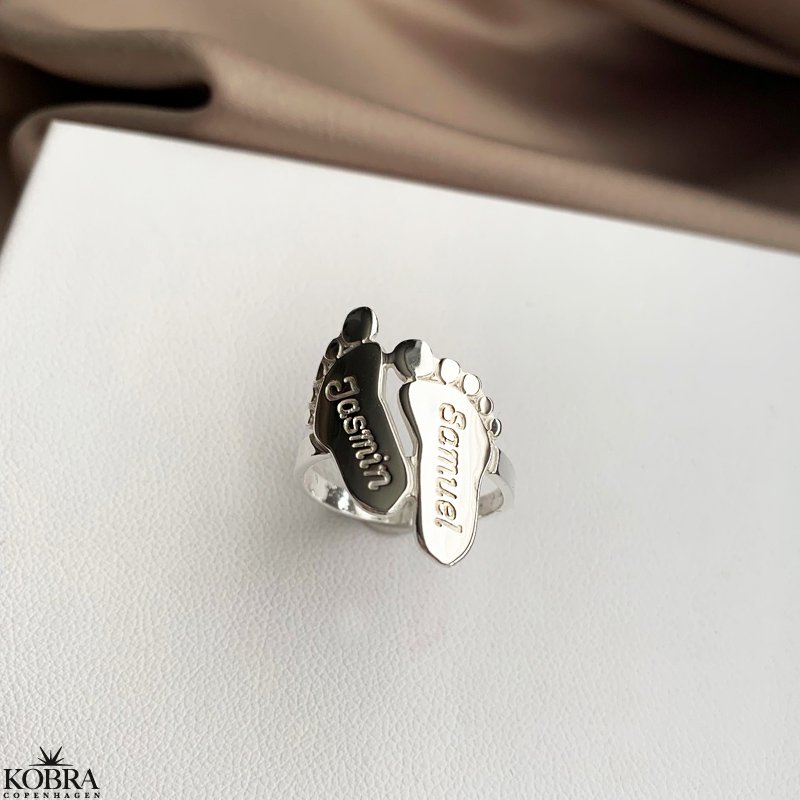 Hndlavet slv ring med babyfdder inklusiv gravering