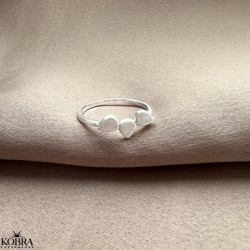 "Trena" enkel slv ring med 3 blade