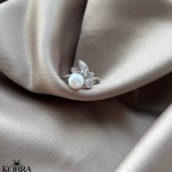 "Magda" slv ring med hvide sten og gte ferskvandsperle
