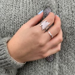 "Fiona" slv ring med sm blade og lille zirkonia sten