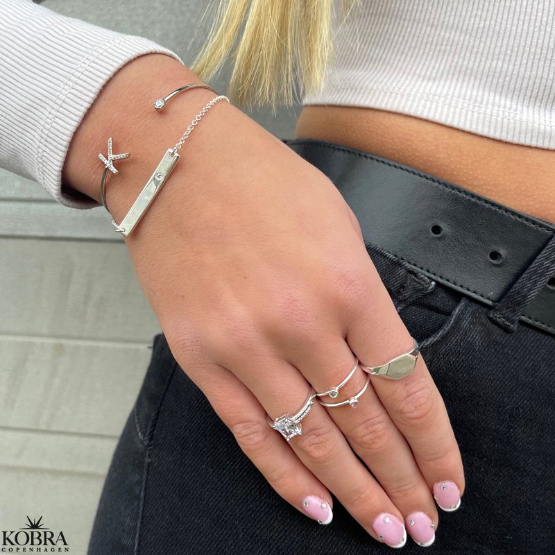 "Zoey" Personal bracelet with your initial - in silver or gold plated