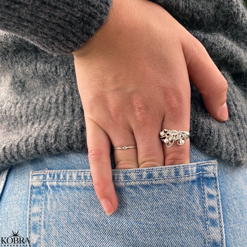 "Marina" silver leaf ring with pearls