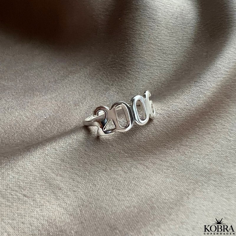 "Soho" ring with your year in silver