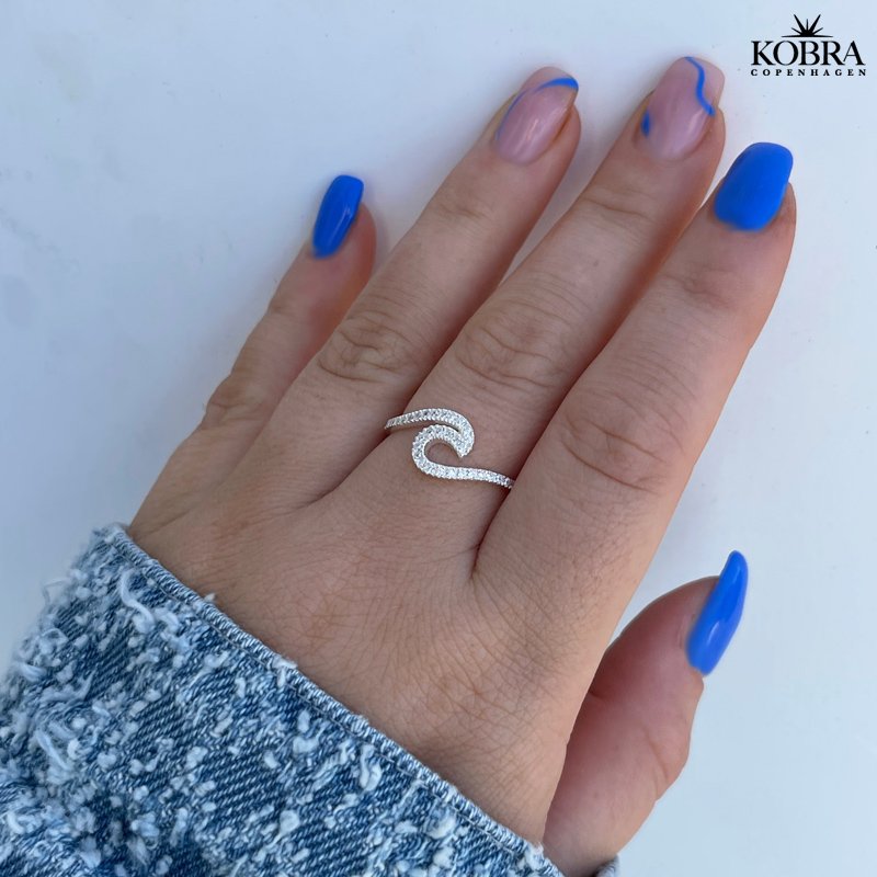 "River"blget slv ring med sten