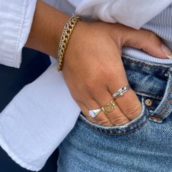 "Rivia" slv ring med hvid zirkonia og personlig gravering