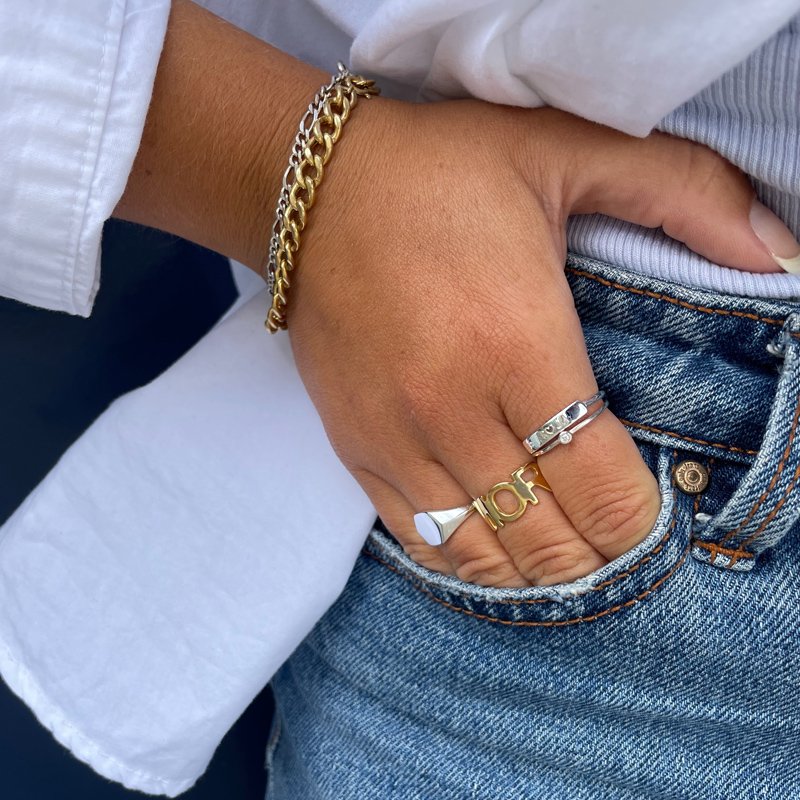 "Rivia" slv ring med hvid zirkonia og personlig gravering