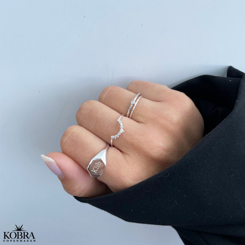 "Alexis" slv ring med hvide sten