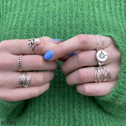 "Nikoline" enkel slv ring med facetter