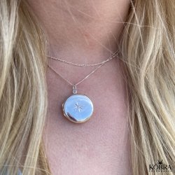 "Rocket" rund medaljon med hvid sten i sterling slv